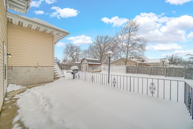 308 King Henry Drive, Schererville, IN 46375