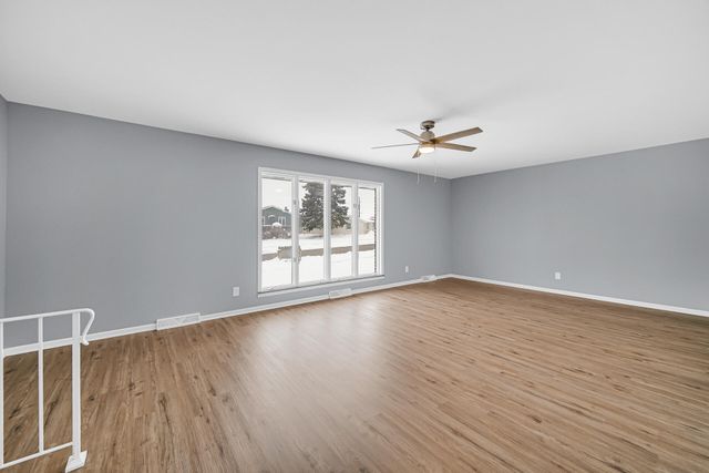 308 King Henry Drive, Schererville, IN 46375