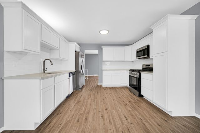 308 King Henry Drive, Schererville, IN 46375