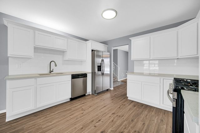 308 King Henry Drive, Schererville, IN 46375