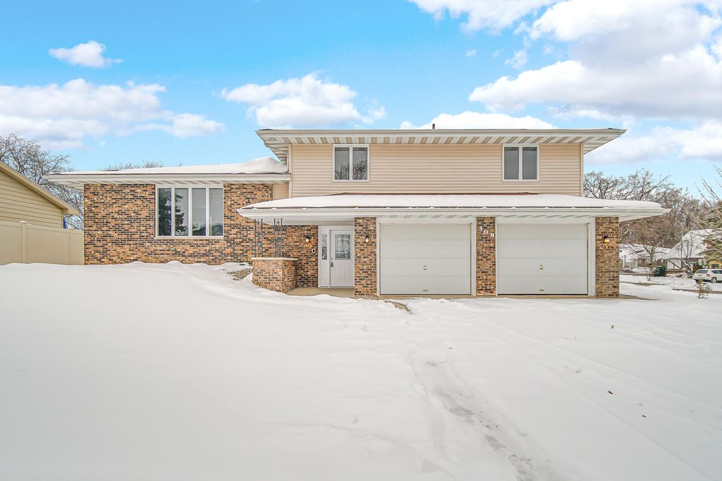 308 King Henry Drive, Schererville, IN 46375