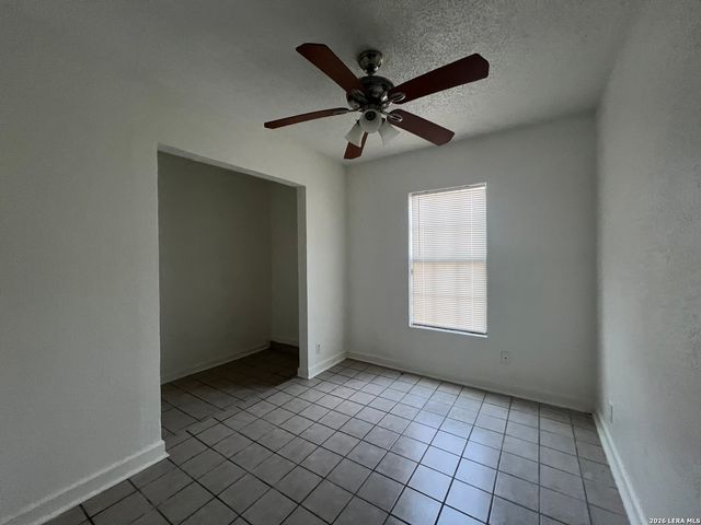 4970 DARE LN, San Antonio, TX 78217