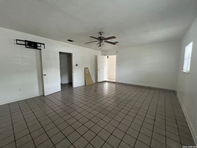 4970 DARE LN, San Antonio, TX 78217