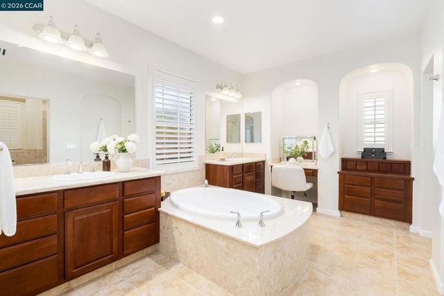 5045 Campion Dr, San Ramon, CA 94582