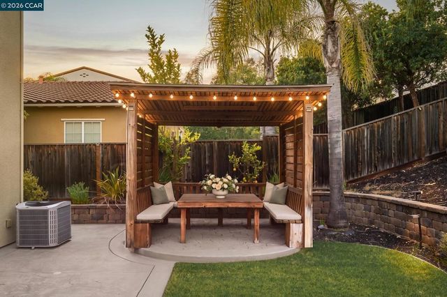 5045 Campion Dr, San Ramon, CA 94582