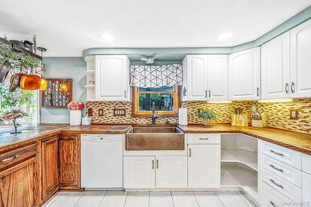 27 Wagner Drive, Coram, NY 11727