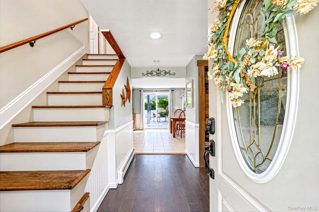 27 Wagner Drive, Coram, NY 11727 — photo 5