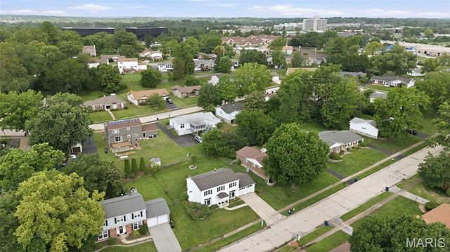 1737 Rosearbor Drive, St Louis, MO 63146