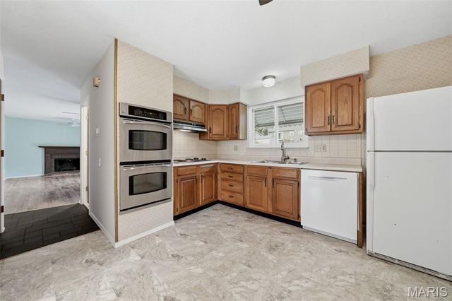 1737 Rosearbor Drive, St Louis, MO 63146