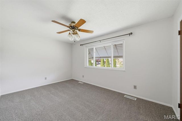 1737 Rosearbor Drive, St Louis, MO 63146
