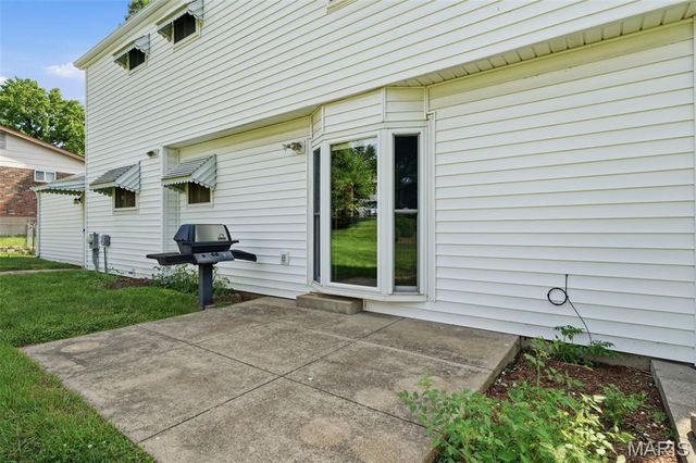 1737 Rosearbor Drive, St Louis, MO 63146