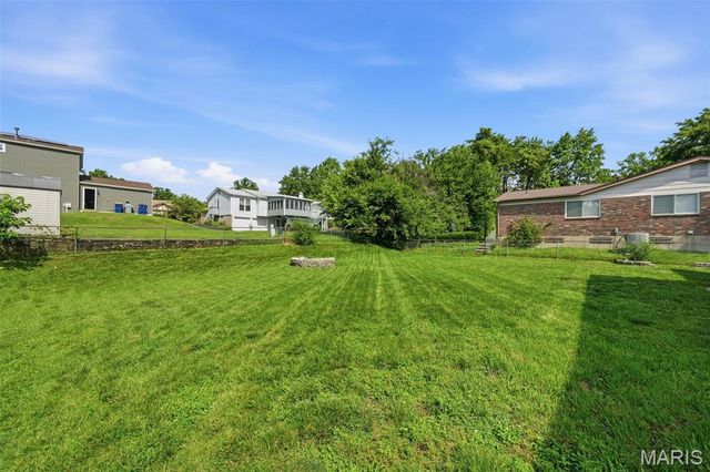 1737 Rosearbor Drive, St Louis, MO 63146