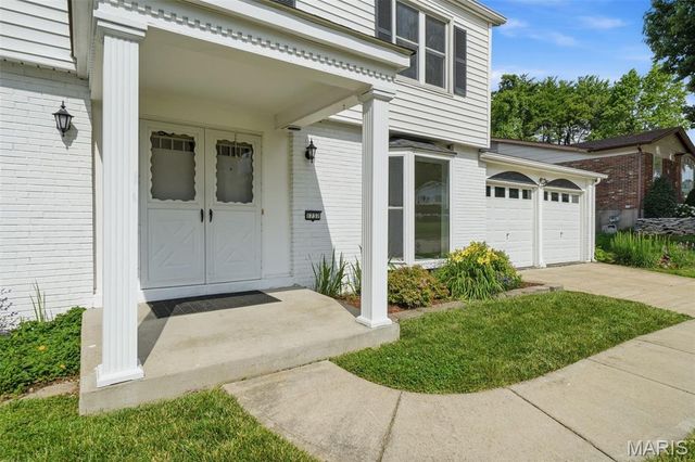 1737 Rosearbor Drive, St Louis, MO 63146