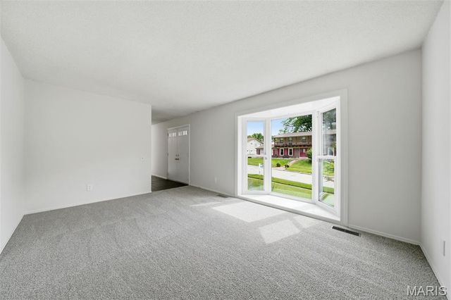 1737 Rosearbor Drive, St Louis, MO 63146