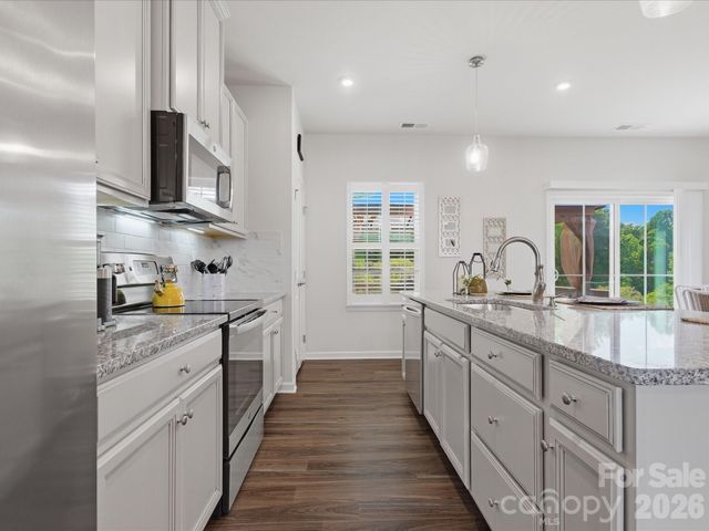 2527 Grantham Place Drive, Fort Mill, SC 29715
