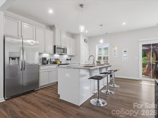2527 Grantham Place Drive, Fort Mill, SC 29715