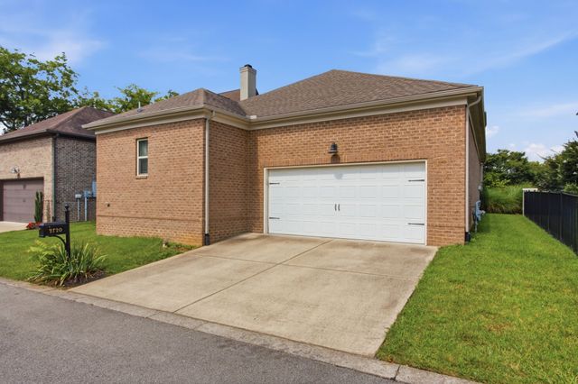 2720 Pool Forge Bridge Rd, Thompsons Station, TN 37179