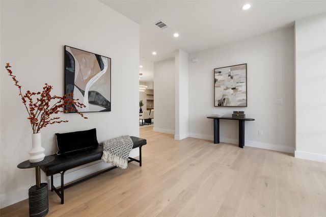 509 Lisa DR, Austin, TX 78733