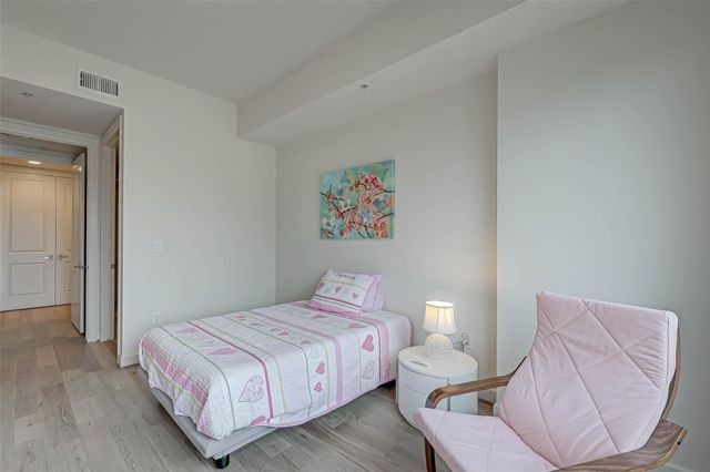 2207 Bancroft Street 1202, Houston, TX 77027