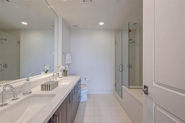 2207 Bancroft Street 1202, Houston, TX 77027