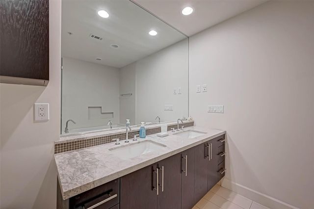 2207 Bancroft Street 1202, Houston, TX 77027