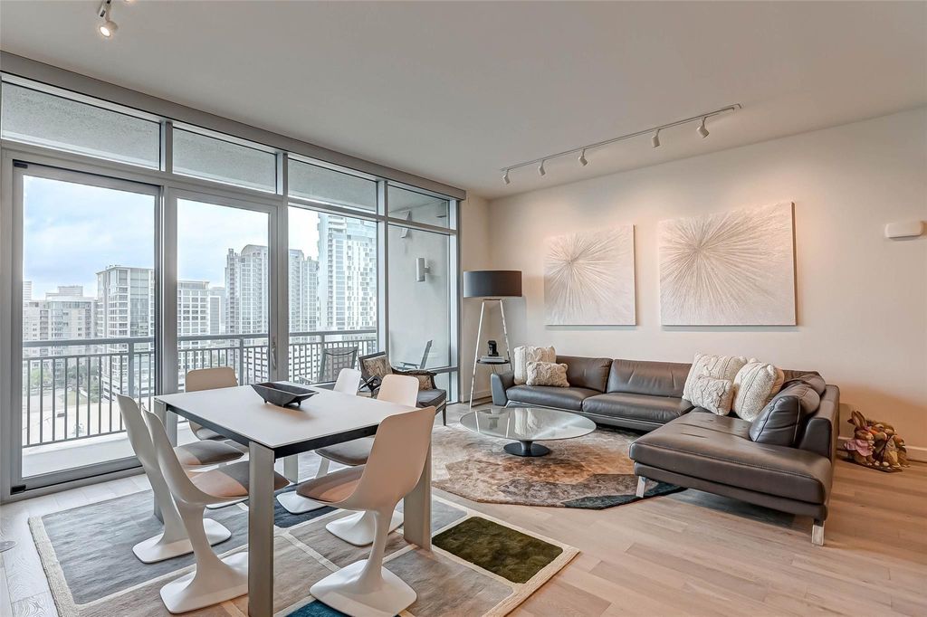 2207 Bancroft Street 1202, Houston, TX 77027