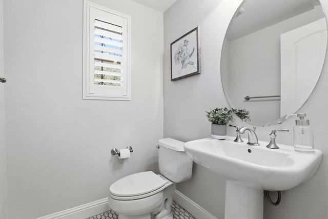 580 De Guigne Drive, Sunnyvale, CA 94085