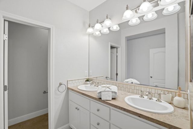 580 De Guigne Drive, Sunnyvale, CA 94085