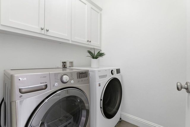 580 De Guigne Drive, Sunnyvale, CA 94085