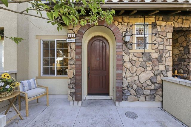 580 De Guigne Drive, Sunnyvale, CA 94085