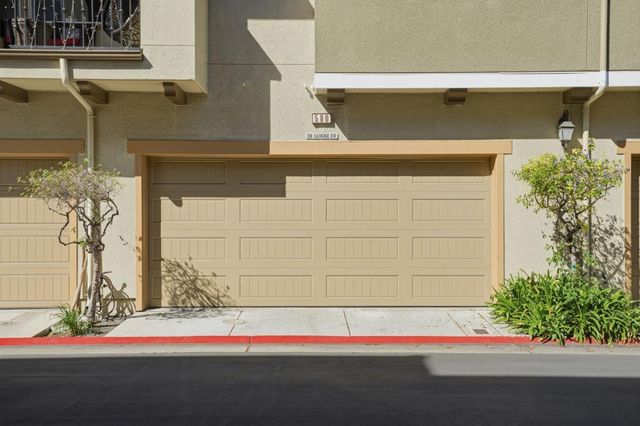 580 De Guigne Drive, Sunnyvale, CA 94085