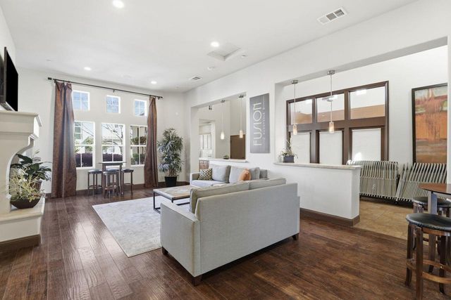 580 De Guigne Drive, Sunnyvale, CA 94085