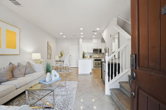 580 De Guigne Drive, Sunnyvale, CA 94085