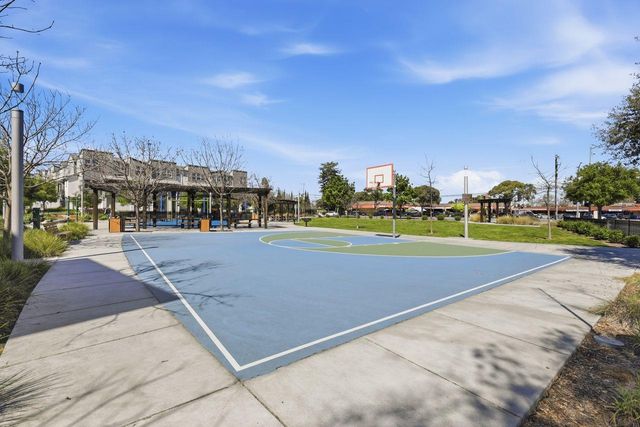 580 De Guigne Drive, Sunnyvale, CA 94085