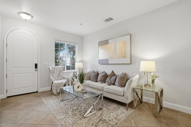 580 De Guigne Drive, Sunnyvale, CA 94085