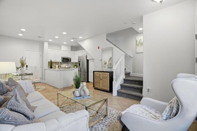 580 De Guigne Drive, Sunnyvale, CA 94085