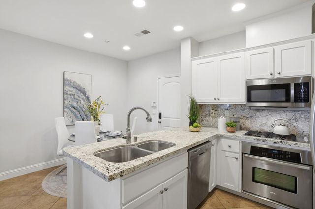 580 De Guigne Drive, Sunnyvale, CA 94085