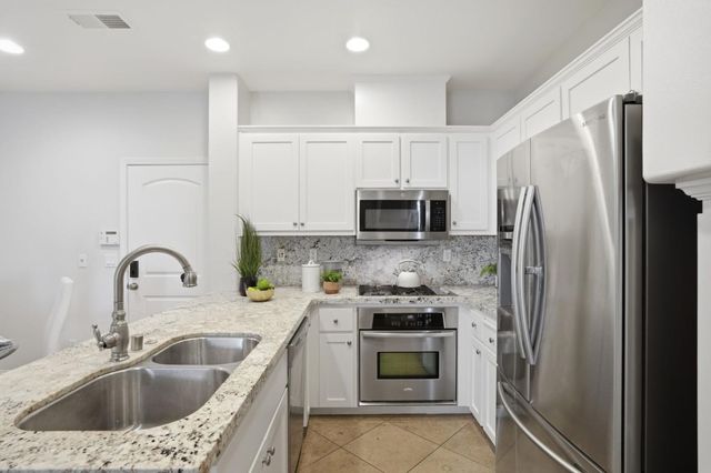 580 De Guigne Drive, Sunnyvale, CA 94085