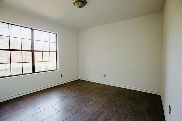 204 E Lakeshore DR, Dripping Springs, TX 78620