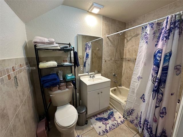 619 SW 2nd Pl 619, Florida City, FL 33034