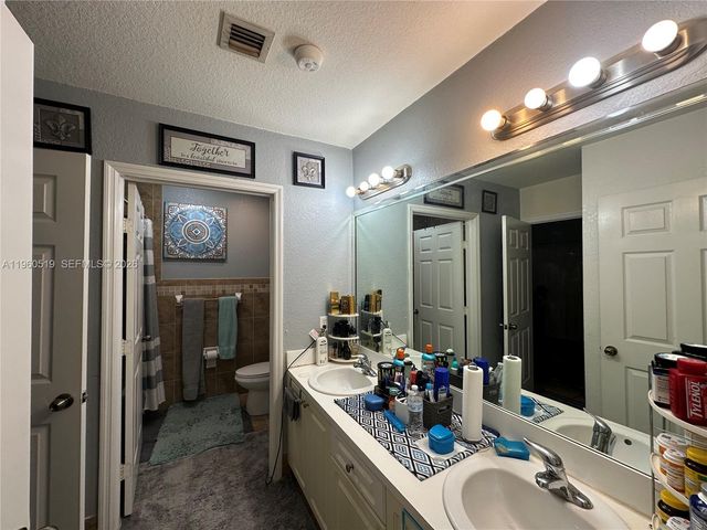 619 SW 2nd Pl 619, Florida City, FL 33034