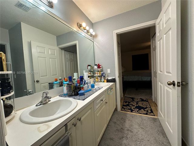 619 SW 2nd Pl 619, Florida City, FL 33034