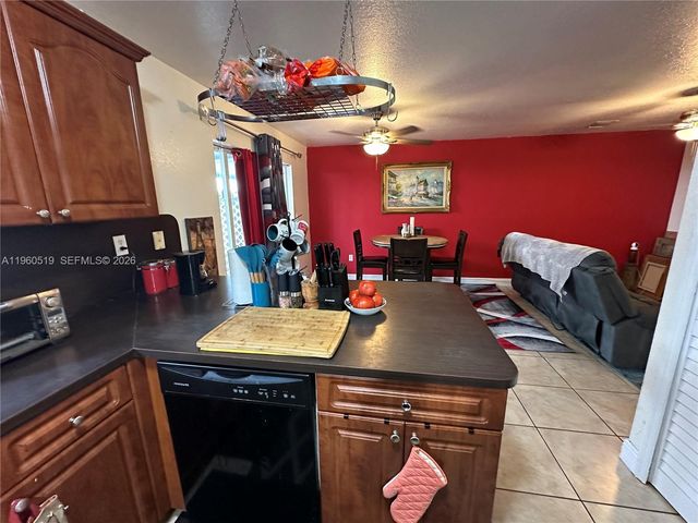 619 SW 2nd Pl 619, Florida City, FL 33034