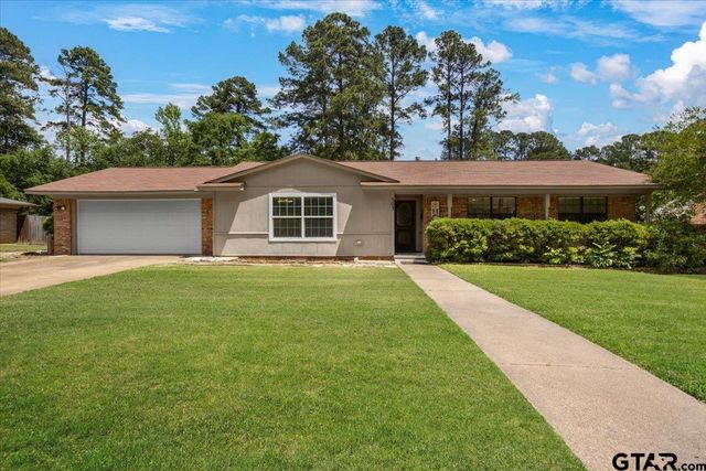 303 Westwood Dr, Troup, TX 75789