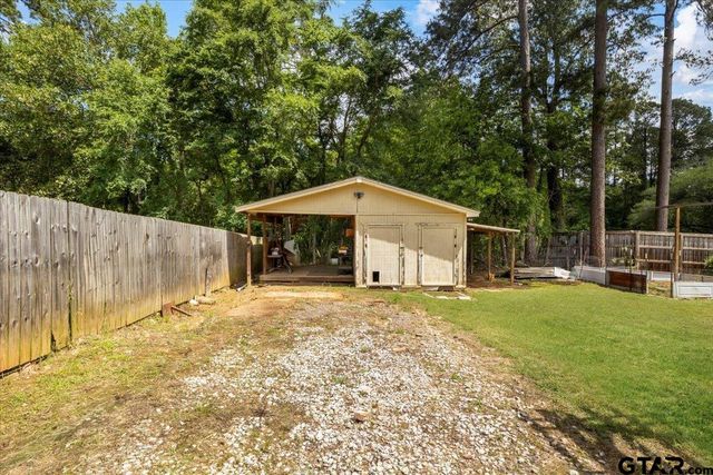 303 Westwood Dr, Troup, TX 75789