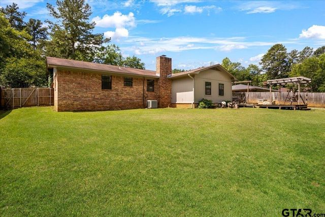 303 Westwood Dr, Troup, TX 75789