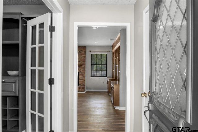 303 Westwood Dr, Troup, TX 75789