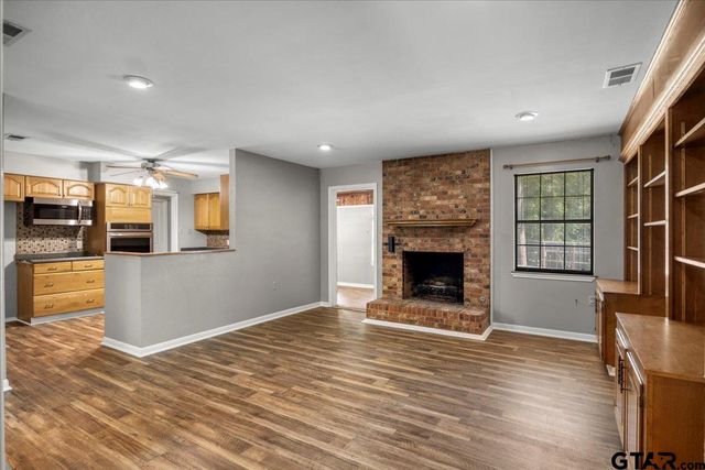 303 Westwood Dr, Troup, TX 75789