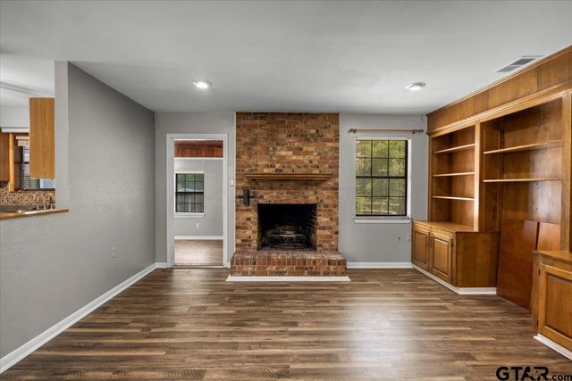 303 Westwood Dr, Troup, TX 75789