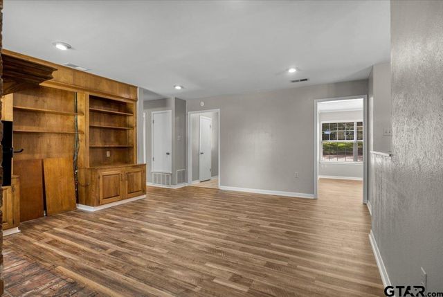 303 Westwood Dr, Troup, TX 75789